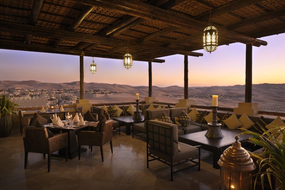 谢赫扎耶德清真寺（Shaikh Zayed Bin Sultan Al Nahyan Mosque）_Panoramic desert views from Suhail restaurant.JPG