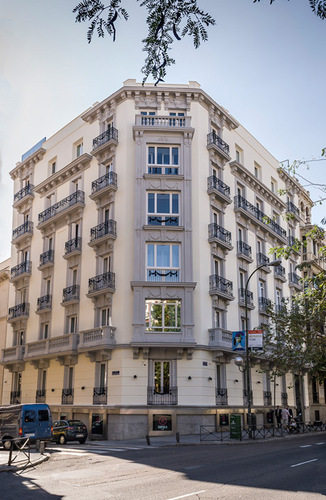 西班牙马德里U酒店 UHostels Madrid, Spain_edificio-exterior.jpg