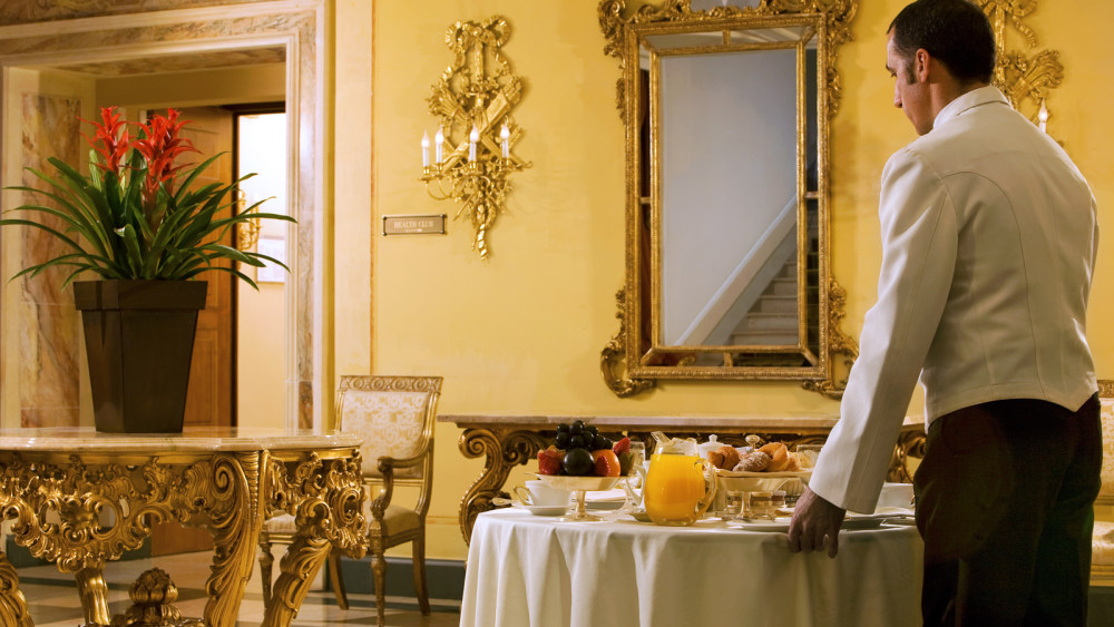 罗马威斯汀埃克塞尔西奥酒店 Westin Excelsior, Rome_The_Westin_Excelsior_Rome_room_service_experience.jpg