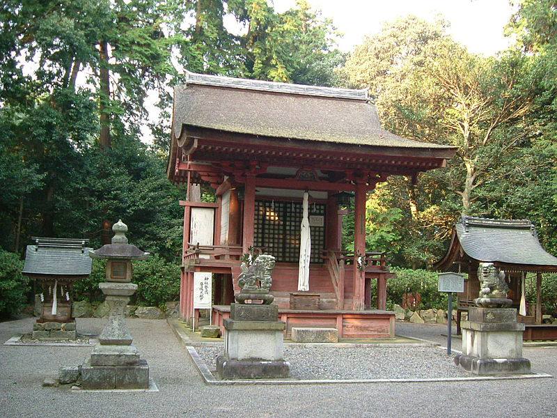 日本--苗村神社_800px-Shiga_Namura2.jpg