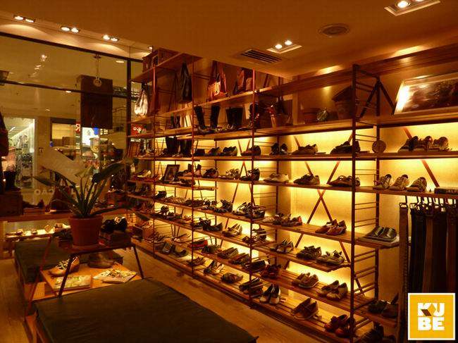 里约热内卢Outer Shoes 零售店设计 / Kube Arquitetura_104105vefdgfk9g22k7kwv.jpg