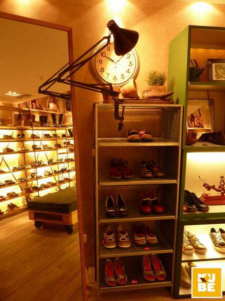 里约热内卢Outer Shoes 零售店设计 / Kube Arquitetura_104106yc2tovyozx3o3js2.jpg