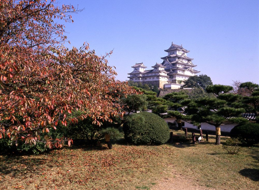 世界文化遗产--日本第一名城姬路城_秋天的姬路城1.jpg