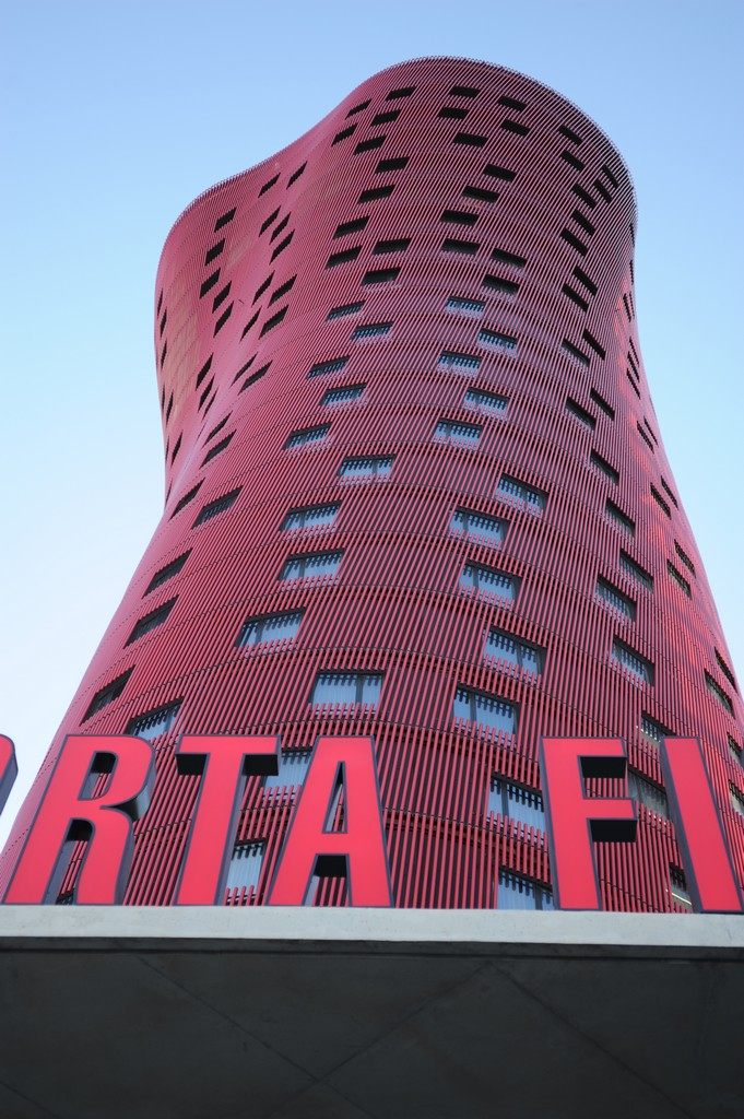 巴塞隆纳Porta Fira Towers / 伊东丰雄_1277737420-lr-nb-403-420-torres-fira-2.jpg