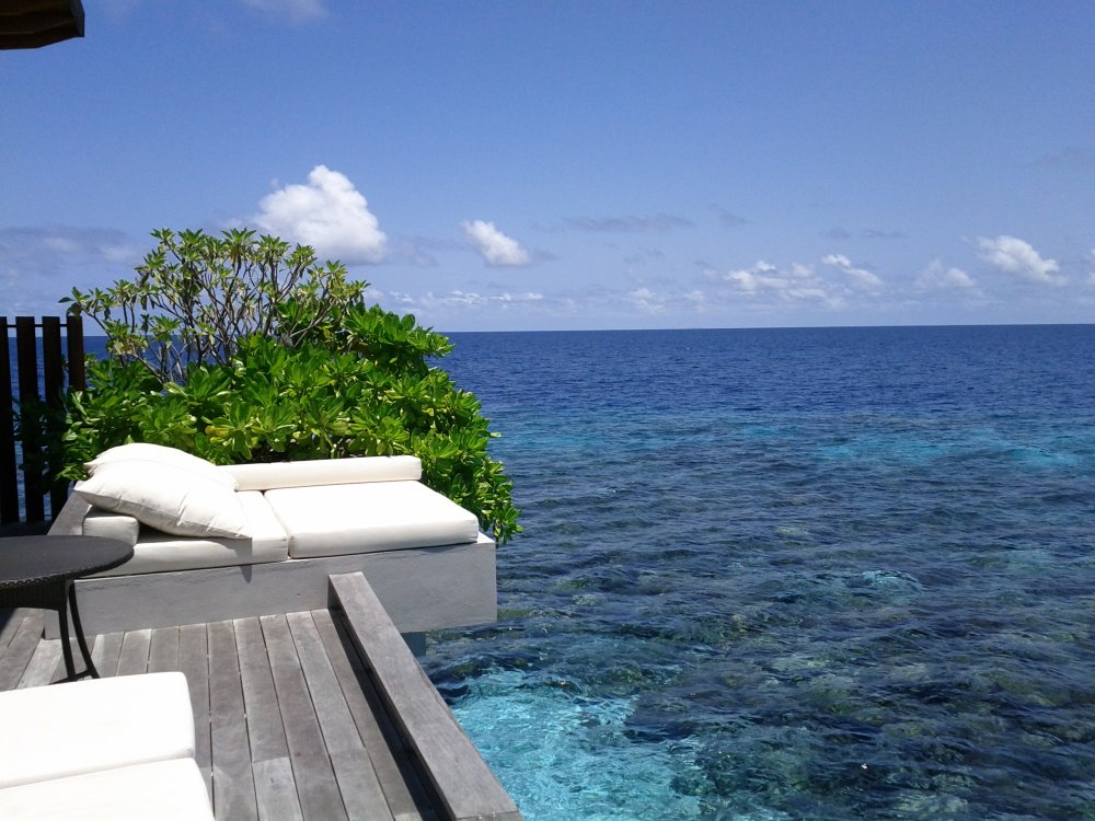 马尔代夫哈达哈岛柏悦酒店Park Hyatt Maldives Hadahaa高清自拍_park-hyatt-maldives-hadahaa-over-water-villa-deck.jpg