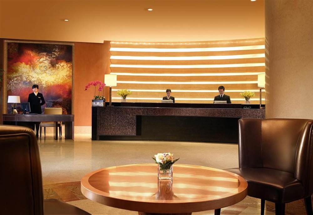 宁波喜来登Sheraton Ningbo Hotel, Ningbo - Zhejiang Province , China_15)Sheraton Ningbo Hotel—Front Desk 拍攝者 Sheraton Hotels and Resorts.jpg