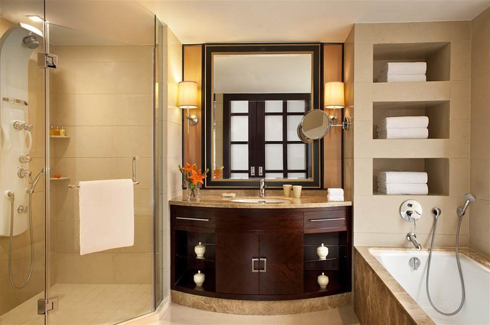 宁波喜来登Sheraton Ningbo Hotel, Ningbo - Zhejiang Province , China_29)Sheraton Ningbo Hotel—Club Floor Suite Bathroom 拍攝者 Sheraton Hotels and R.jpg