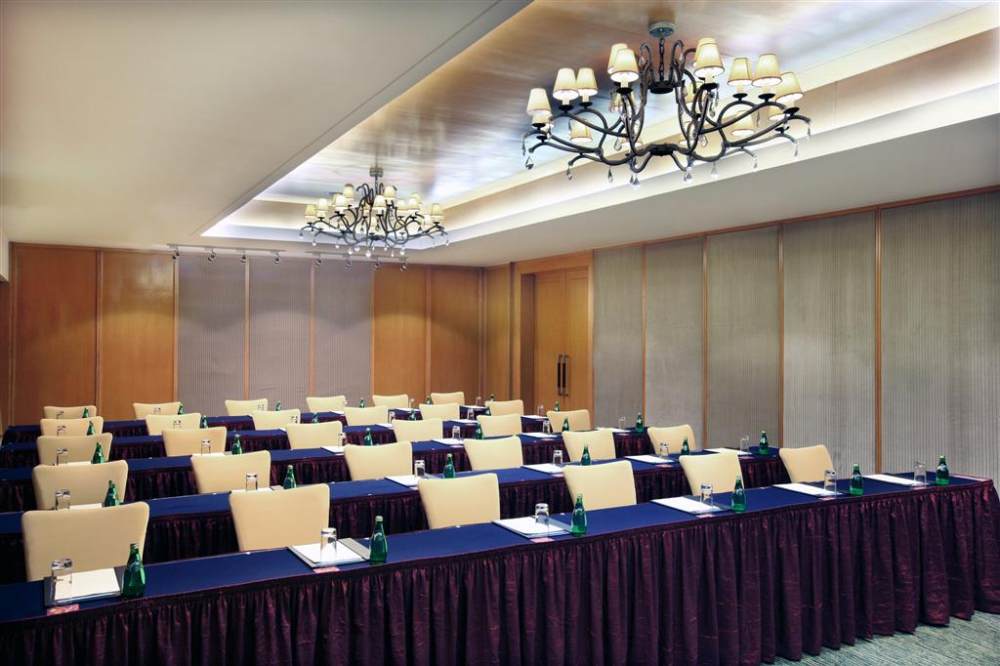 宁波喜来登Sheraton Ningbo Hotel, Ningbo - Zhejiang Province , China_79)Sheraton Ningbo Hotel—Rihu Room - classroom setup 拍攝者 Sheraton Hotels and.jpg