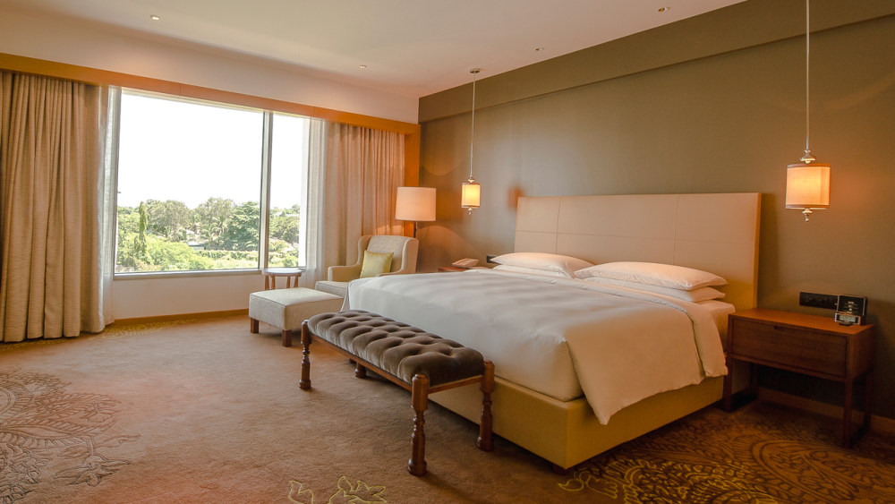 印度钦奈柏悦酒店 Park Hyatt Chennai_CHEPH_P020_Park_Suite_Bedroom_with_View_57637_1280x720.jpg