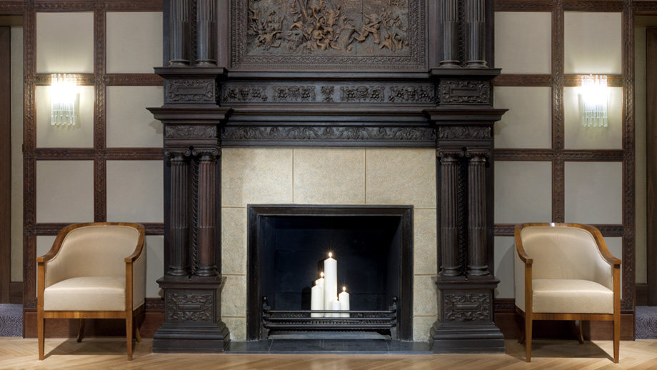 维也纳丽思卡尔顿酒店 THE RITZ-CARLTON, VIENNA_Historical Fire Place from one of the old Palais.jpg