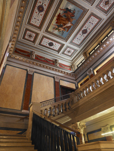 维也纳丽思卡尔顿酒店 THE RITZ-CARLTON, VIENNA_Historical Staircase from one of the former Palais.jpg