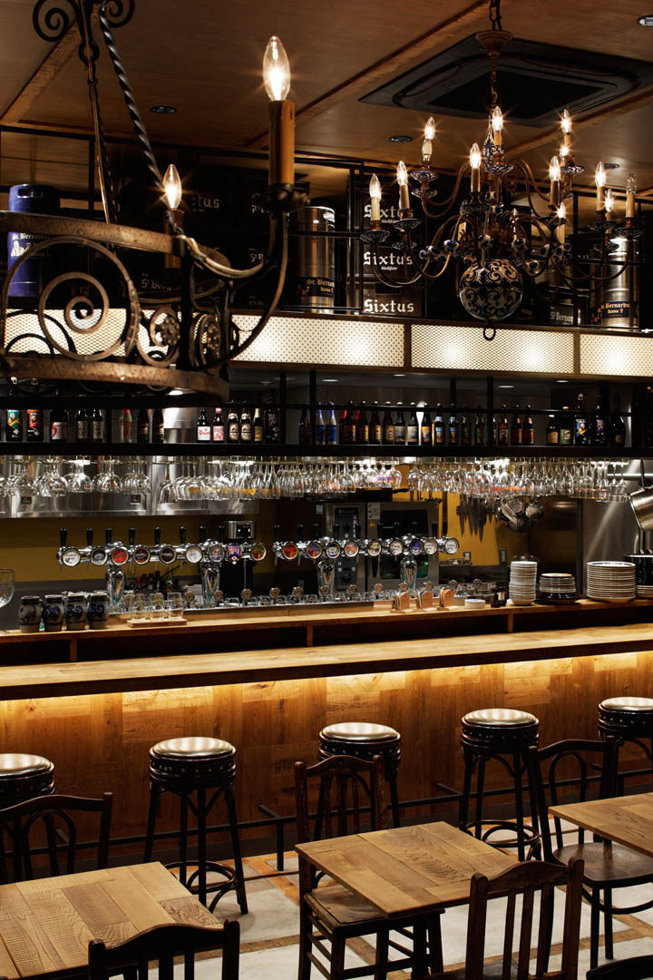 St-Bernardus-brasserie-by-DOYLE-COLLECTION-Tokyo-11.jpg