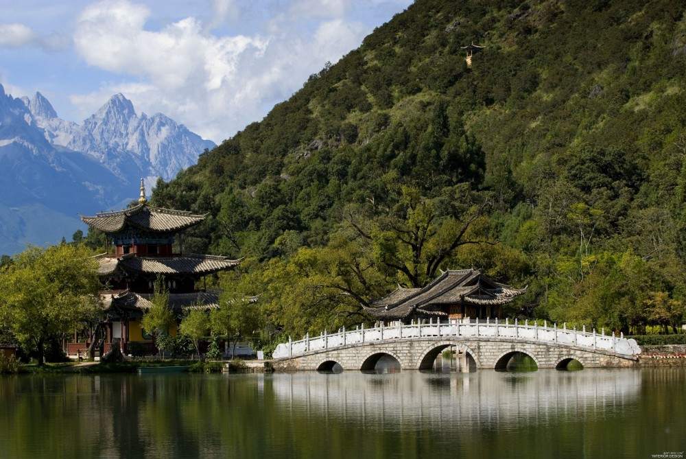 丽江悦榕庄 Banyan Tree Lijiang 官方高清摄影_trekattractions black dragon pool 1.jpg