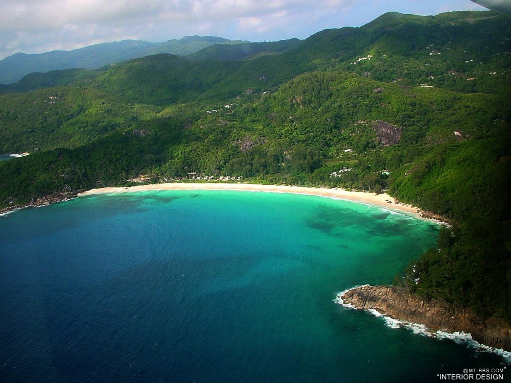 塞舌尔悦榕庄Banyan Tree Seychelles官方高清摄影_Hi_BTSCSC_25558264_BTSY_ExteriorView_Intendance_Bay-2_hr.jpg