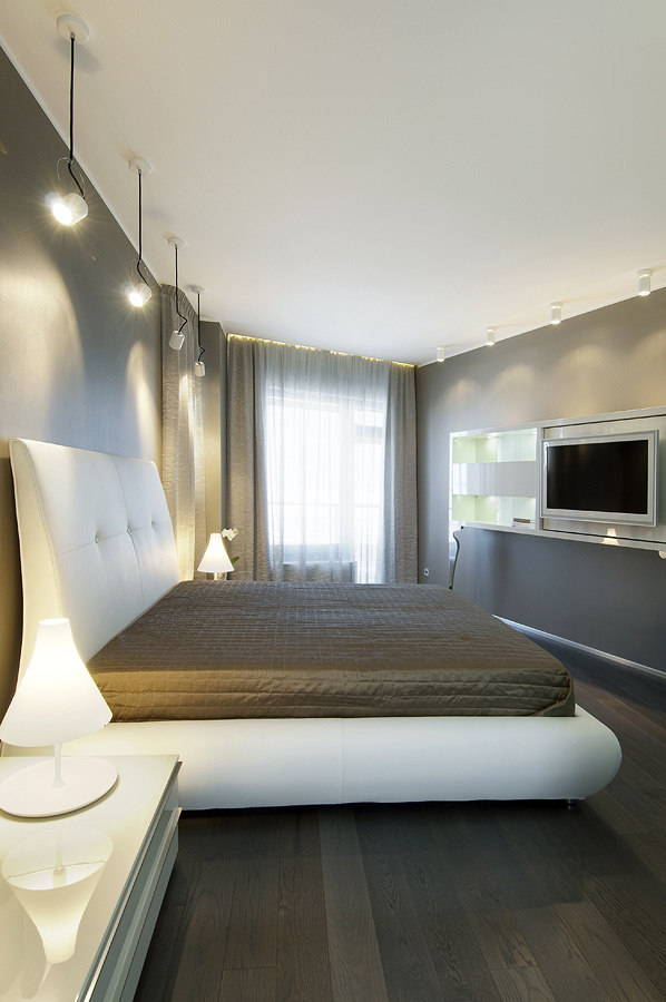 bedroom-cool-palette-with-warm-accents-pendant-style-down-lighting.jpg