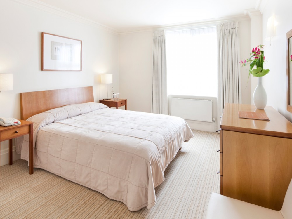 伦敦科莫大都会酒店 Metropolitan by COMO, London_45887605-H1-Brick_St_Bedroom.jpg