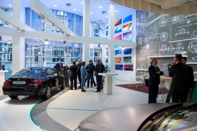 奔驰的弹出式商店_Hypsos-Mercedes-Benz-pop-up-store-Den-Haag-1-2-640x425.jpg