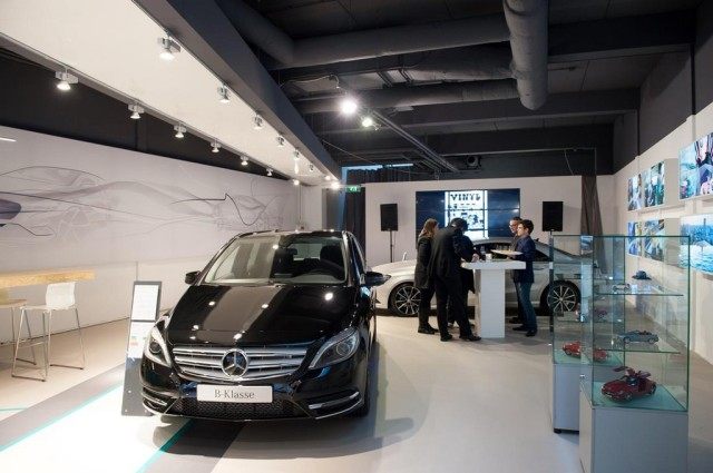奔驰的弹出式商店_Mercedes-Benz-pop-up-store-The-Hague-the-Netherlands-30-640x425.jpg
