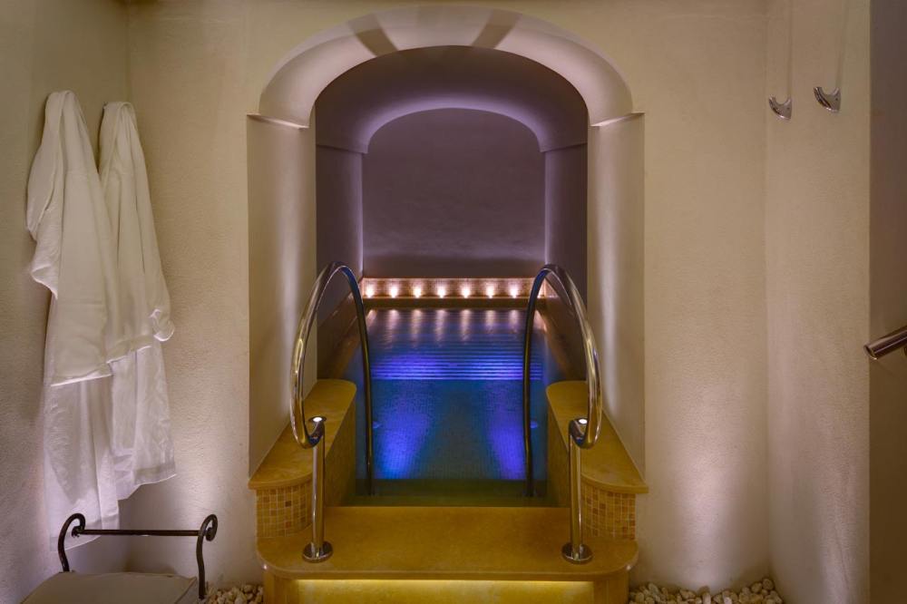 意大利阿马尔菲海岸圣罗莎酒店 Monastero Santa Rosa Hotel_hydro-pool.jpg