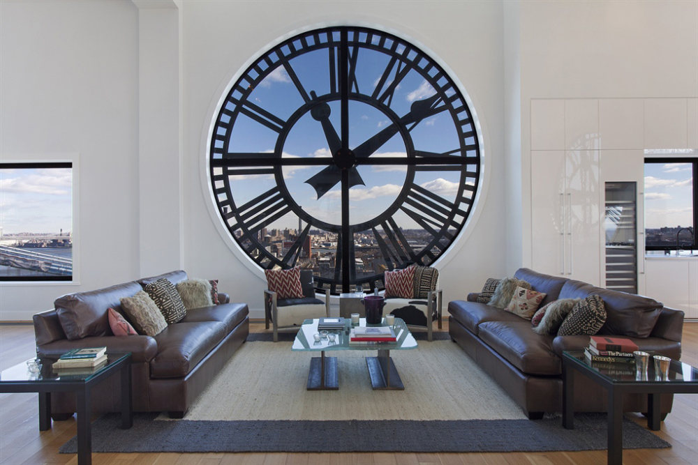 布鲁克林的标志性钟楼大厦_Penthouse-Brooklyns-Iconic-Clock-Tower-Building-Brown-Sofas-City-Views.jpg