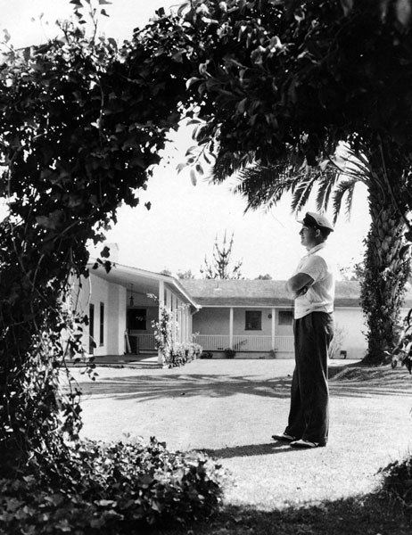 传说中的好莱坞明星住宅_平克劳斯贝 流行歌手和演员宾·克罗斯比的土坯房子，加利福尼亚，兰乔圣菲是艺人的占地65英亩的养马操作便 ...