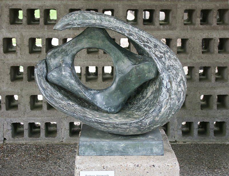 大师 芭芭拉·赫普沃思Barbara Hepworth的 雕塑作品_20024.jpg