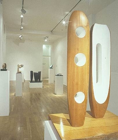 大师 芭芭拉·赫普沃思Barbara Hepworth的 雕塑作品_artwork_images_934_86734_barbara-hepworth.jpg