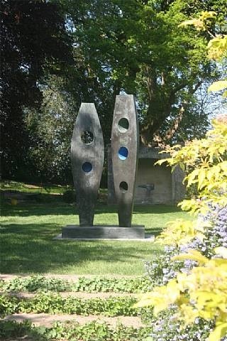 大师 芭芭拉·赫普沃思Barbara Hepworth的 雕塑作品_artwork_images_140487_315646_barbara-hepworth.jpg