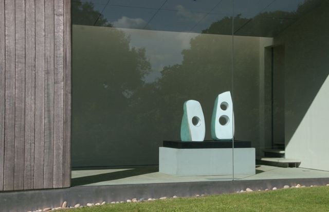 大师 芭芭拉·赫普沃思Barbara Hepworth的 雕塑作品_artwork_images_140487_458013_barbara-hepworth.jpg