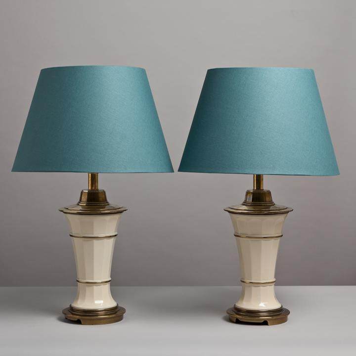 各种国外大牌家具2_A-Pair-of-Cream-Ceramic-and-Brass-Table-Lamps-by-Stiffel-1960s-13595_16237-zoom.jpg