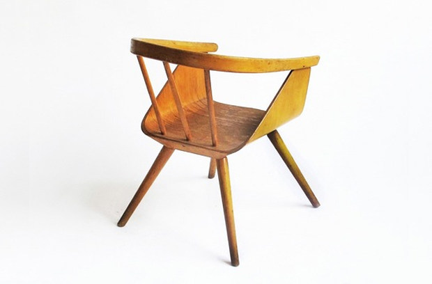 绝对精品2--木质家具_An-Exhibition-of-Childrens-Chairs-Mondo-Cane-and-Partners-Spade-3.jpg