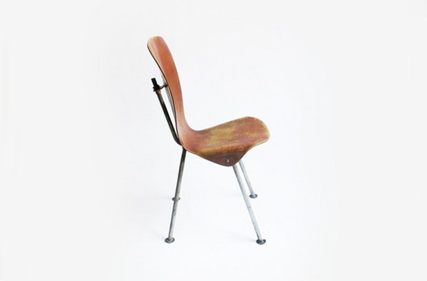 绝对精品2--木质家具_An-Exhibition-of-Childrens-Chairs-Mondo-Cane-and-Partners-Spade-5.jpg