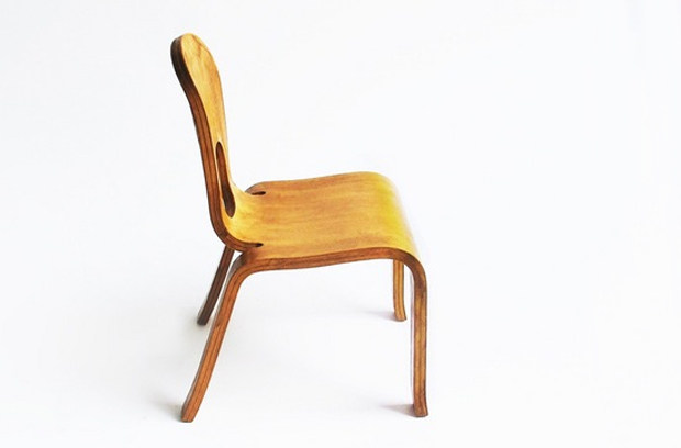 绝对精品2--木质家具_An-Exhibition-of-Childrens-Chairs-Mondo-Cane-and-Partners-Spade-11.jpg