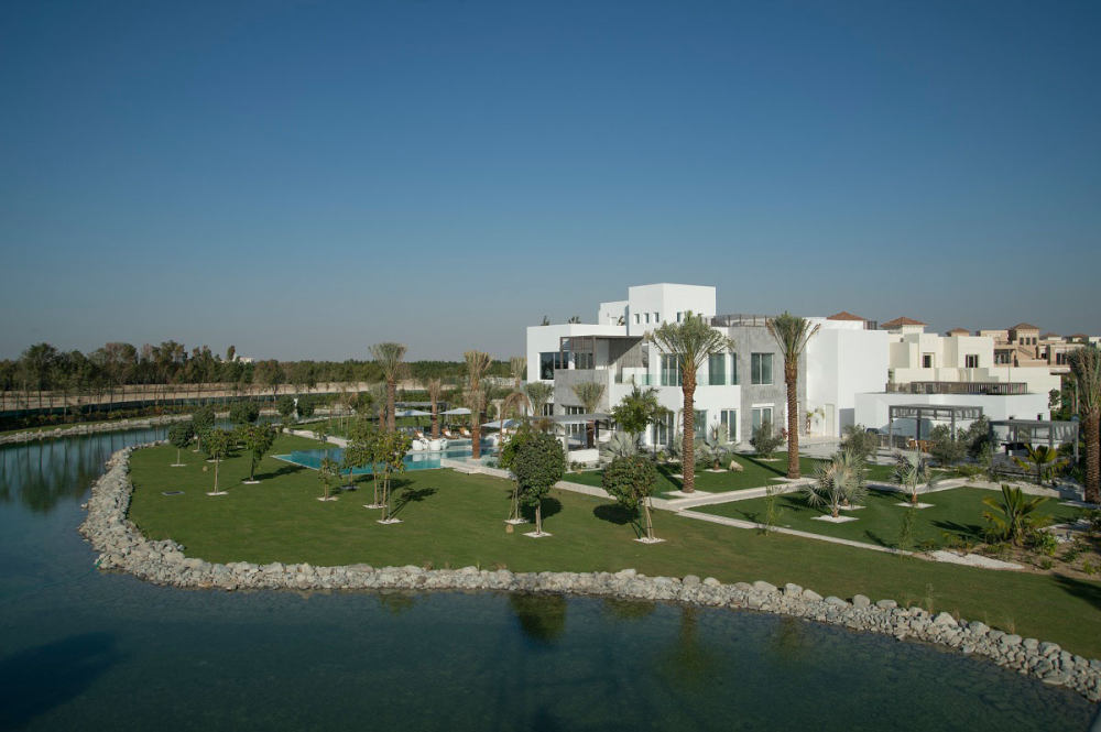 迪拜Al Barari（铝伯拉里）-The Reserve豪华别墅_Villas-Al-Barari-Dubai-Pond.jpg