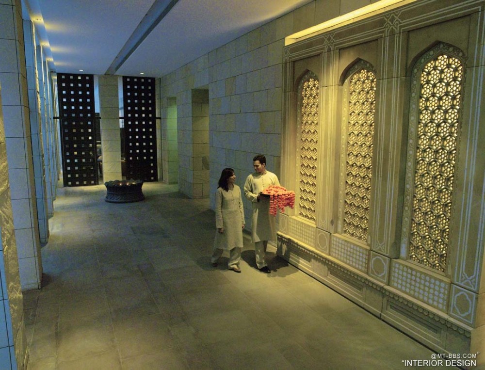 阿拉伯风格酒店_Entrance Interior.jpg