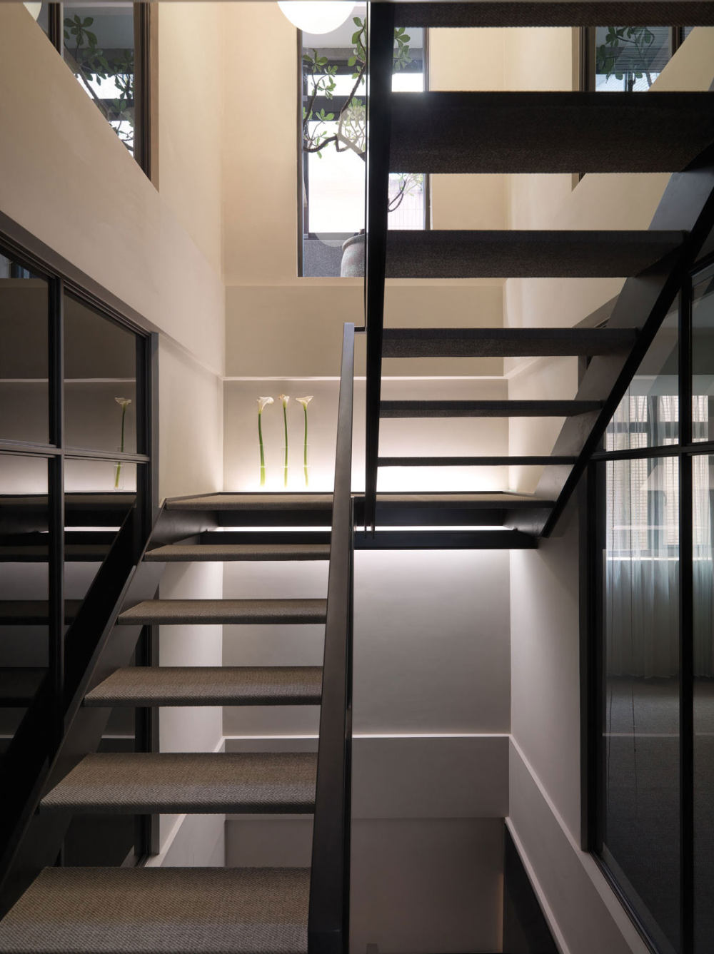 王俊宏--台灣·瓏山林·李宅_A-Multilevel-Contemporary-Apartment-15.jpg