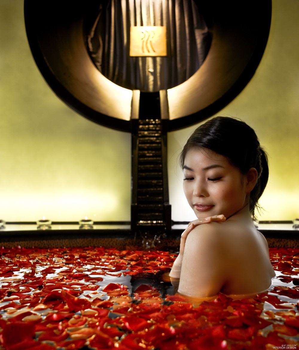 悦榕庄温泉 Banyan-Tree-Spa_25559026-H1-BTSHA_IG_0808_Floral Bath_BTSHA32.jpg
