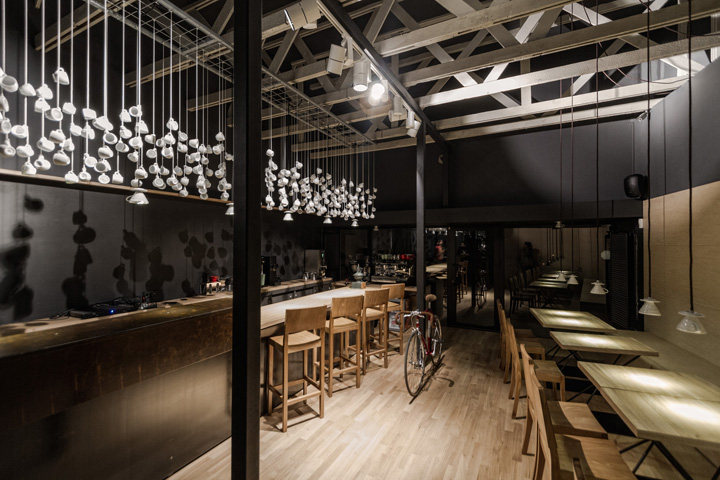 FLYING SAUCERS 罗马尼亚布加勒斯特欧咖啡店_Origo-Coffee-Shop-by-Lama-Arhitectura-Bucharest-03.jpg