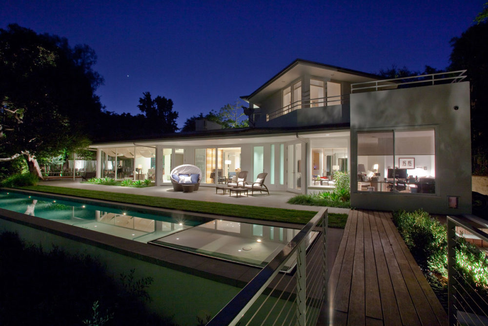 美国南加州--Fabulous Modern Interior_Modern-Interior-California-Outdoor-Pool-Hot-Tub-Terrace.jpg