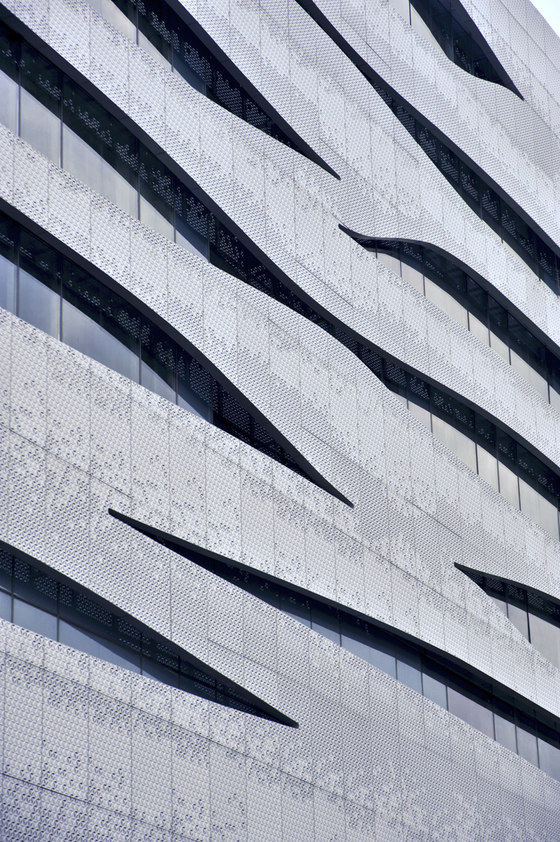 SOM-Park-Hotel-Hyderabad_Facade_Detail_BharathRamamrutham.jpg