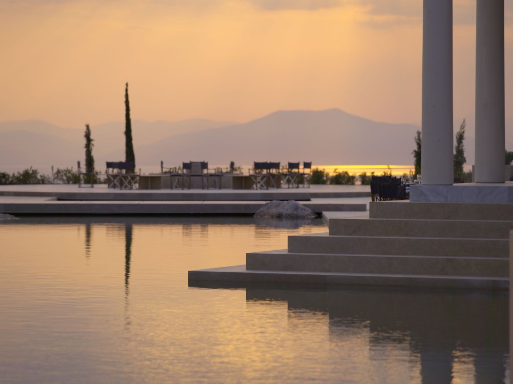 Amanzoe 希腊安曼索伊_9_ amanzoe - restaurant steps & reflection pool.jpg