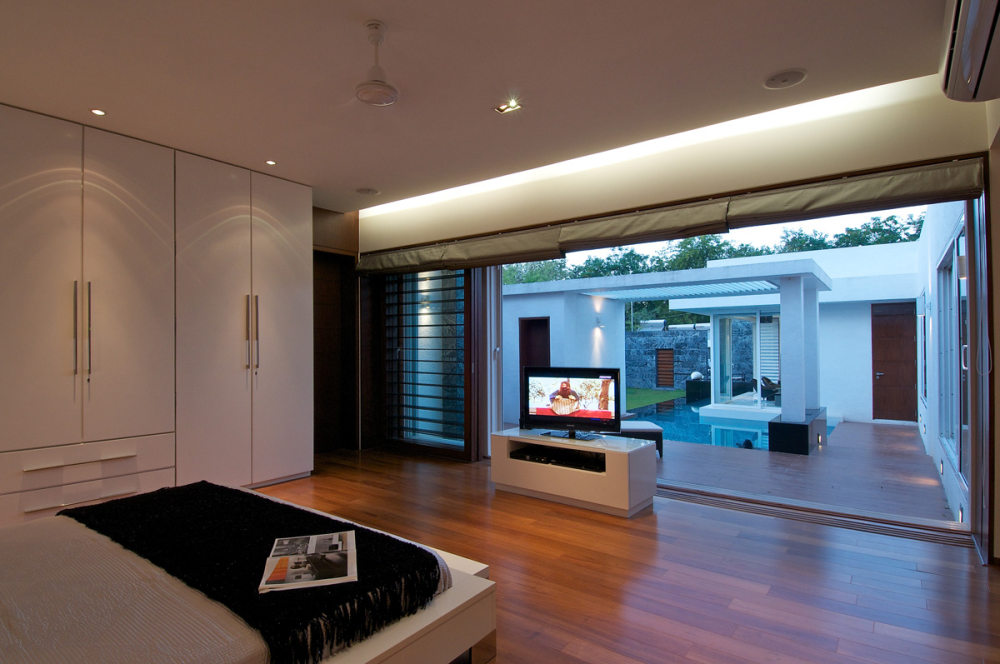 印度巴罗达--Minimalist Bungalow_Bungalow-Baroda-India-Master-Bedroom.jpg