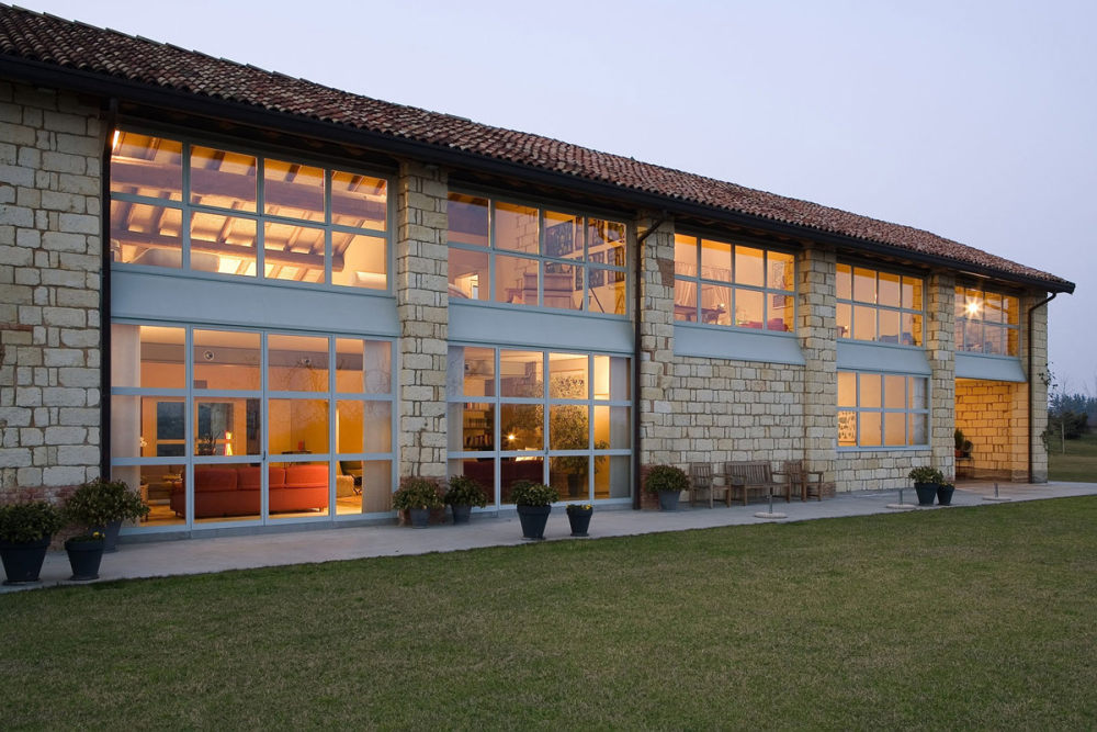 意大利亚历山德里亚省(罗西尼亚诺蒙费拉托)--Rustic Farmhouse_House-Rosignano-Monferrato-Large-Windows.jpg