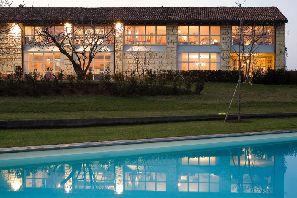 意大利亚历山德里亚省(罗西尼亚诺蒙费拉托)--Rustic Farmhouse_House-Rosignano-Monferrato-Outdoor-Pool.jpg