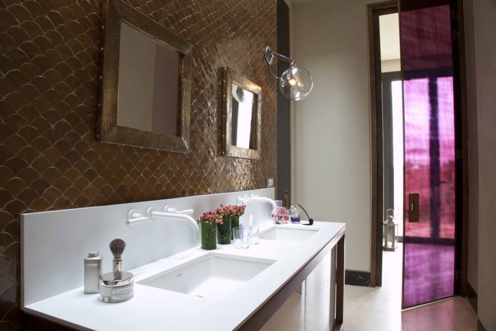 yoo_SetRatioSize1440900-bathroom-baglioni-marrakech.jpg