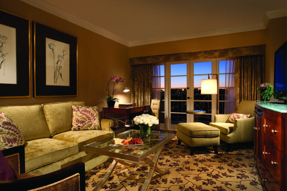 美国洛杉矶四季酒店Four Seasons Hotel Los Angeles at Beverly Hills_Luxury-Suite-002.jpg