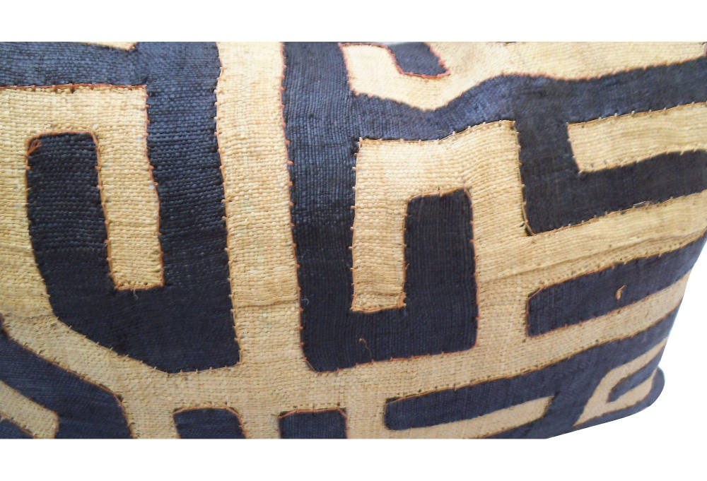 一些欧洲家具&配饰&地毯&灯具高清大图_African Kuba Cloth Pillows----20 L x 15 H----cover, raffia; insert, down&feather.jpg