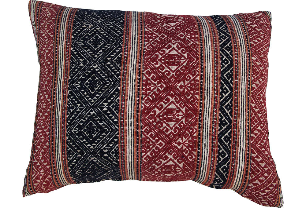 一些欧洲家具&配饰&地毯&灯具高清大图_French Embroidered Pillows, Pair--- 22 L x 6 W x 17 H---cover, cotton&linen; ins.jpg