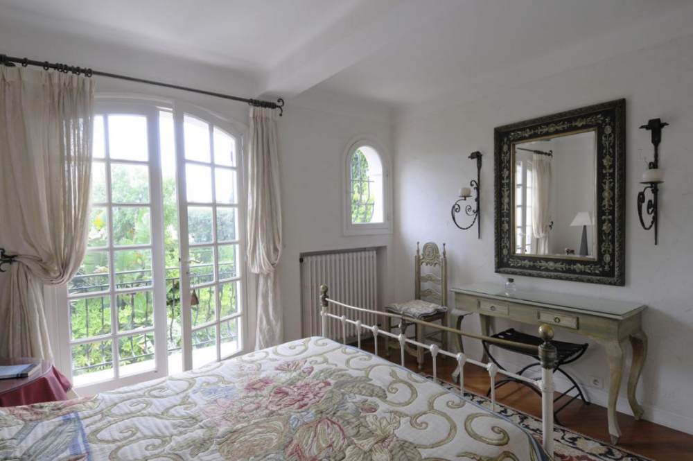 Bedroom-master-french-country-interiors.jpg
