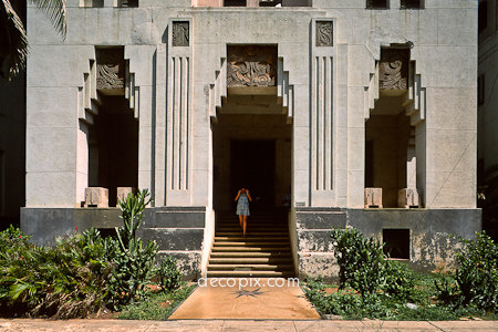 Art deco 新艺术风格_Lopez_Serrano_Bldg_entrance_Edit.jpg